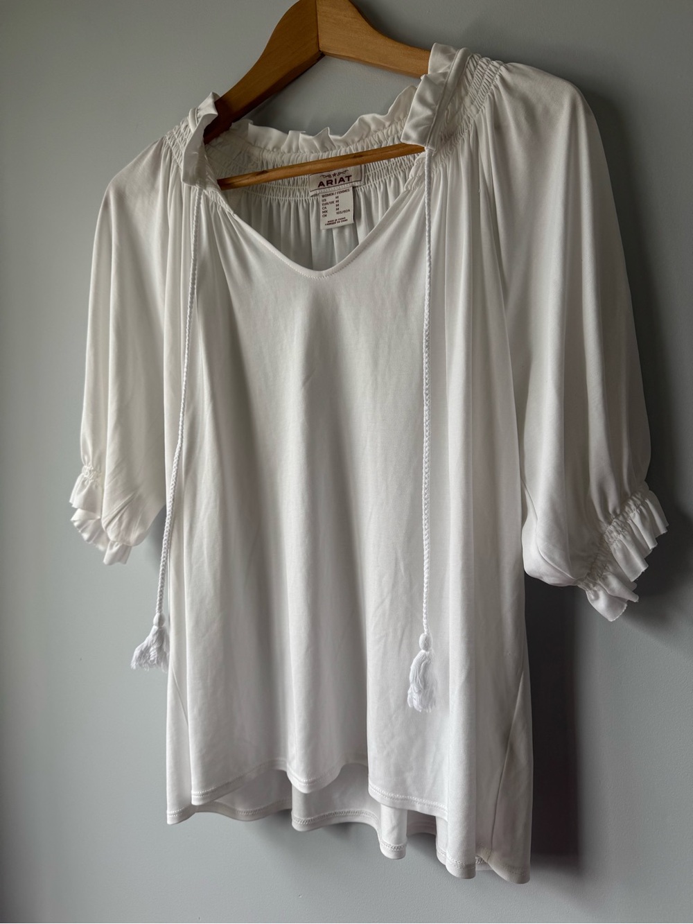 (M) Ariat White Ruffle Tie-Neck Blouse - Picture 6 of 7